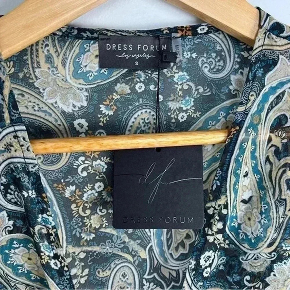 Dress forum Paisley Front Tie Top - Picture 6 of 11